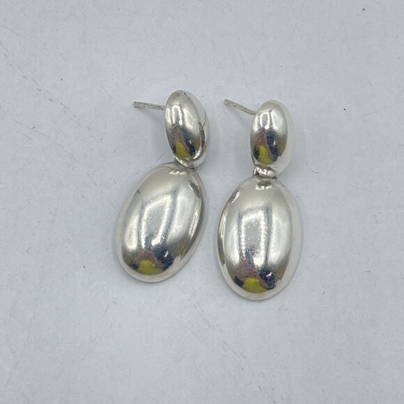 Elegant Silver Earrings - Picture 7 of 8